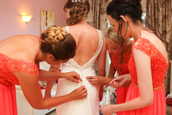 Wedding Bridal Party: 10 Tips You’ll Need to Know